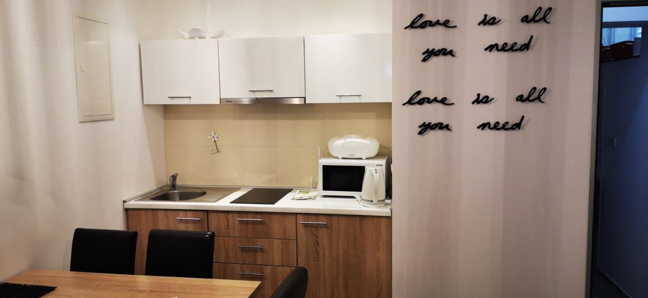 Anita City Apartments and Rooms Задар Екстериор снимка